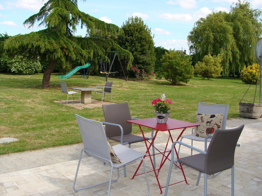 Le Vieux Castel Bed and Breakfast Goustranville Εξωτερικό φωτογραφία