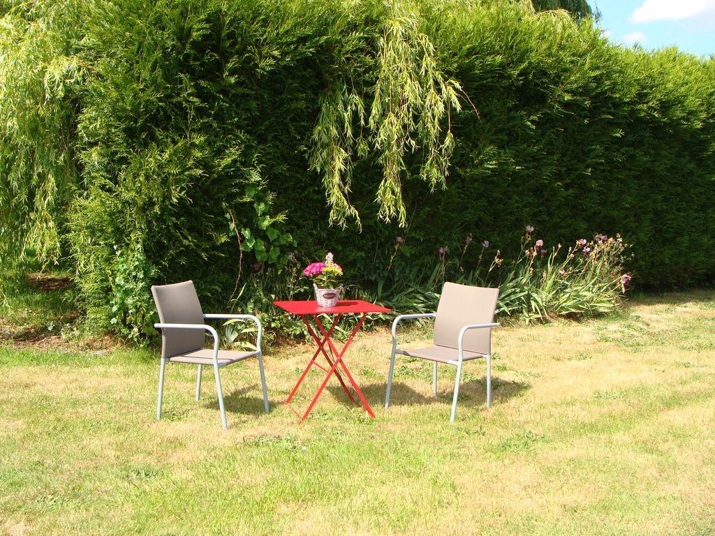 Le Vieux Castel Bed and Breakfast Goustranville Εξωτερικό φωτογραφία