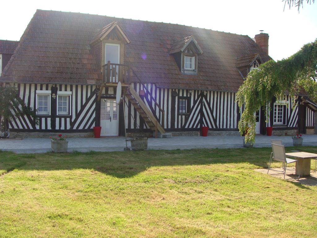 Le Vieux Castel Bed and Breakfast Goustranville Εξωτερικό φωτογραφία