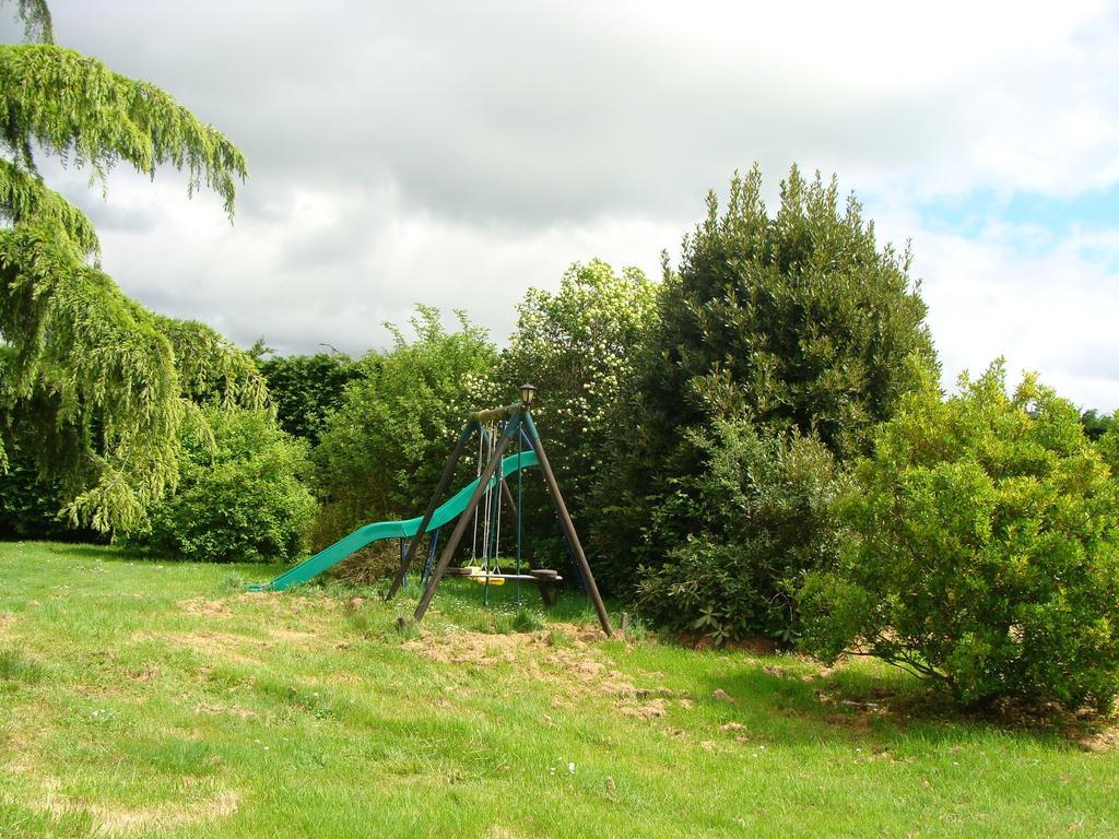 Le Vieux Castel Bed and Breakfast Goustranville Εξωτερικό φωτογραφία