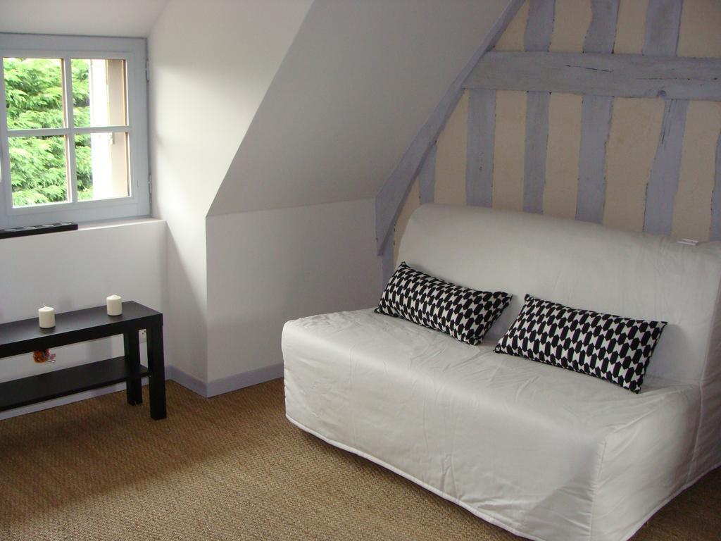 Le Vieux Castel Bed and Breakfast Goustranville Δωμάτιο φωτογραφία
