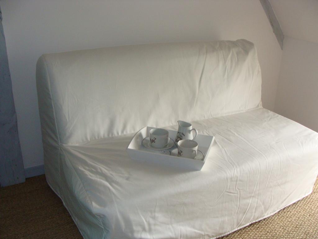 Le Vieux Castel Bed and Breakfast Goustranville Δωμάτιο φωτογραφία
