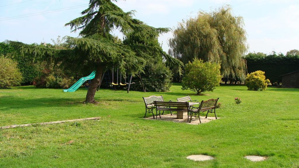 Le Vieux Castel Bed and Breakfast Goustranville Εξωτερικό φωτογραφία