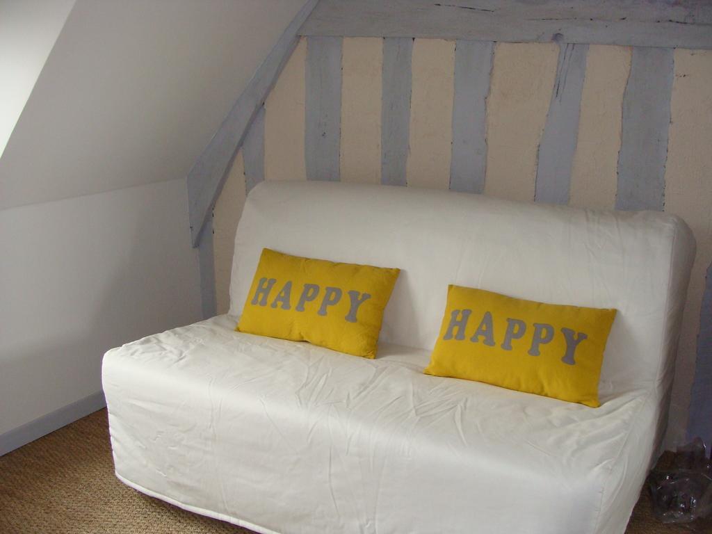 Le Vieux Castel Bed and Breakfast Goustranville Δωμάτιο φωτογραφία