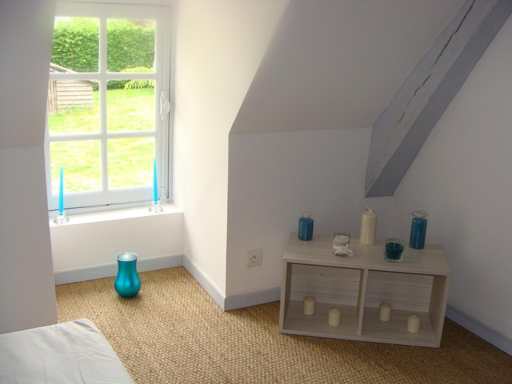 Le Vieux Castel Bed and Breakfast Goustranville Δωμάτιο φωτογραφία