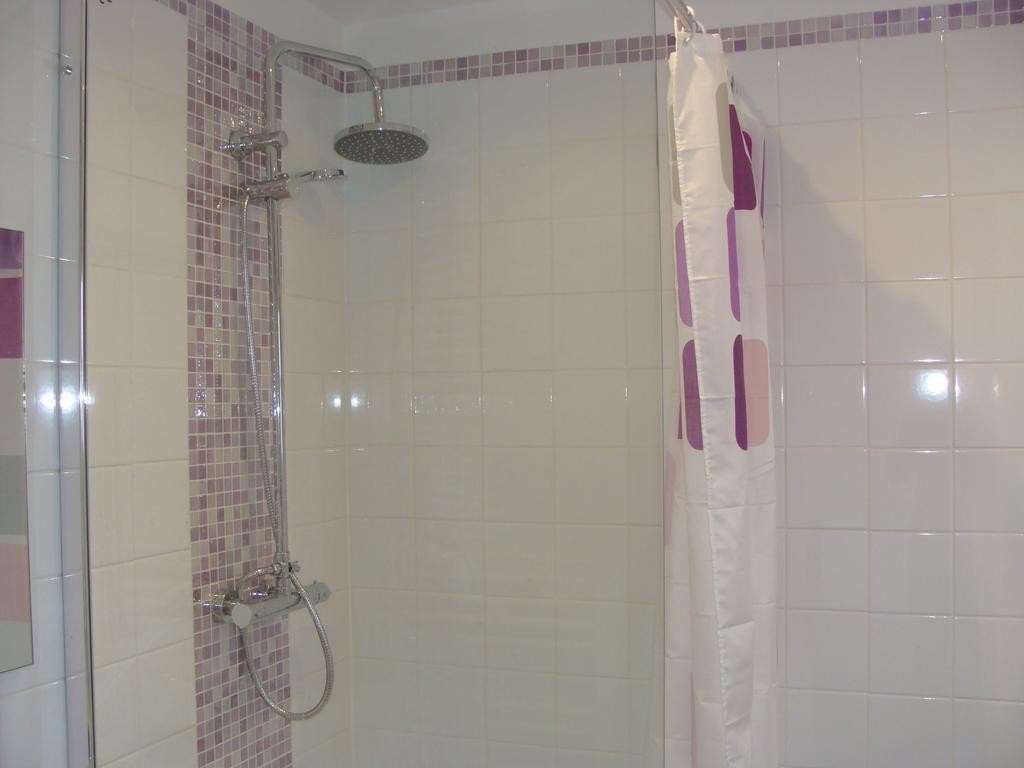 Le Vieux Castel Bed and Breakfast Goustranville Εξωτερικό φωτογραφία